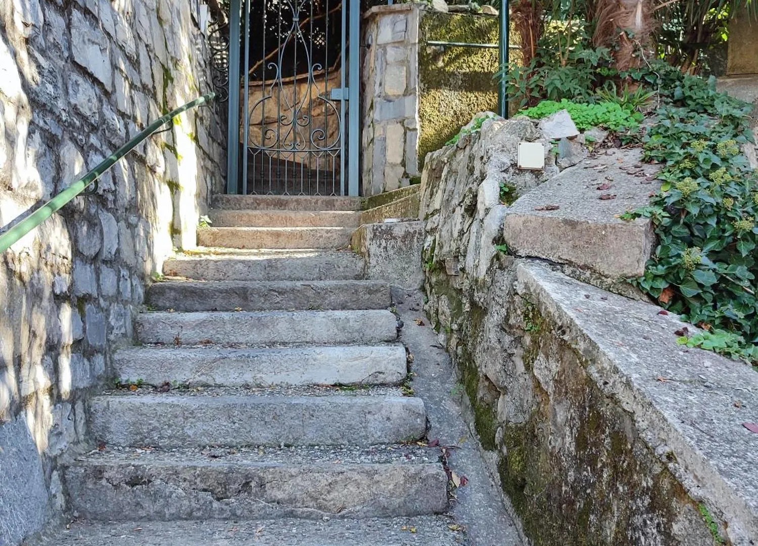 150 Steps To Heaven - By Myhomeincomo 0*, Como Itália